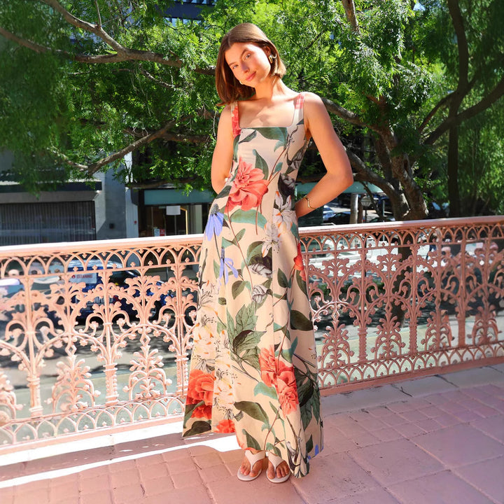 Women's maxi dress with floral patterns