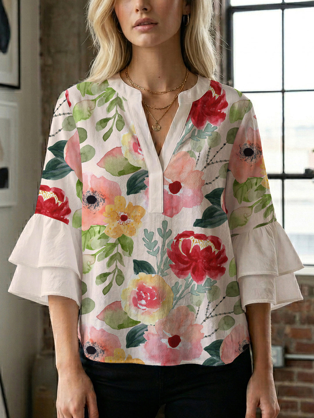 Ladies blouse with voluminous ruffled sleeves and floral print Lisslune