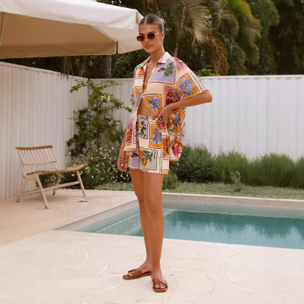 Women's short-sleeve shirt with matching shorts in floral design Lune London
