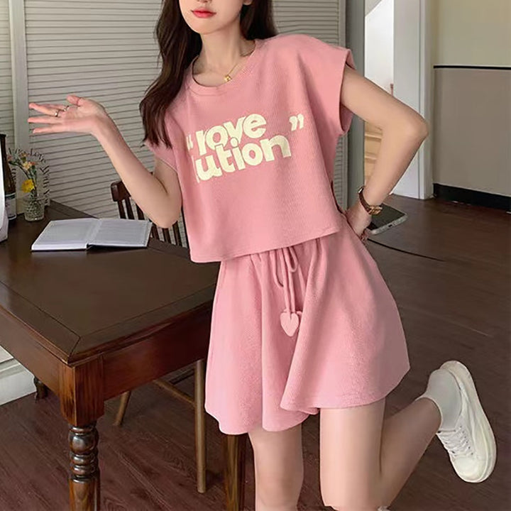 Women's leisure set with top and skirt made of soft fabric