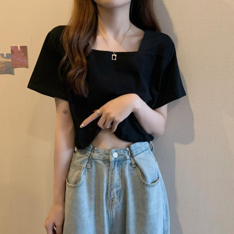 Women Cropped T-Shirt with modern details Lisslune