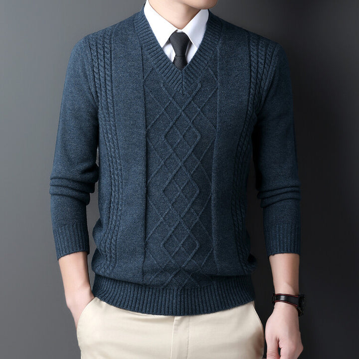 Men's V-Neck Sweater in Modern Cable Pattern Lisslune