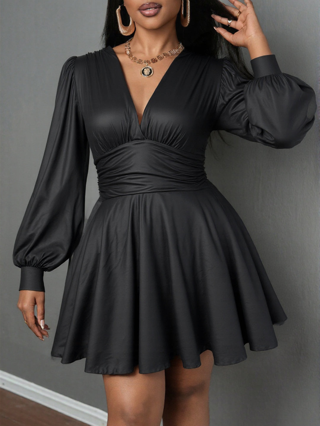 Damen elegantes Minikleid mit tiefem V-Ausschnitt und voluminösen Puffärmeln Lisslune