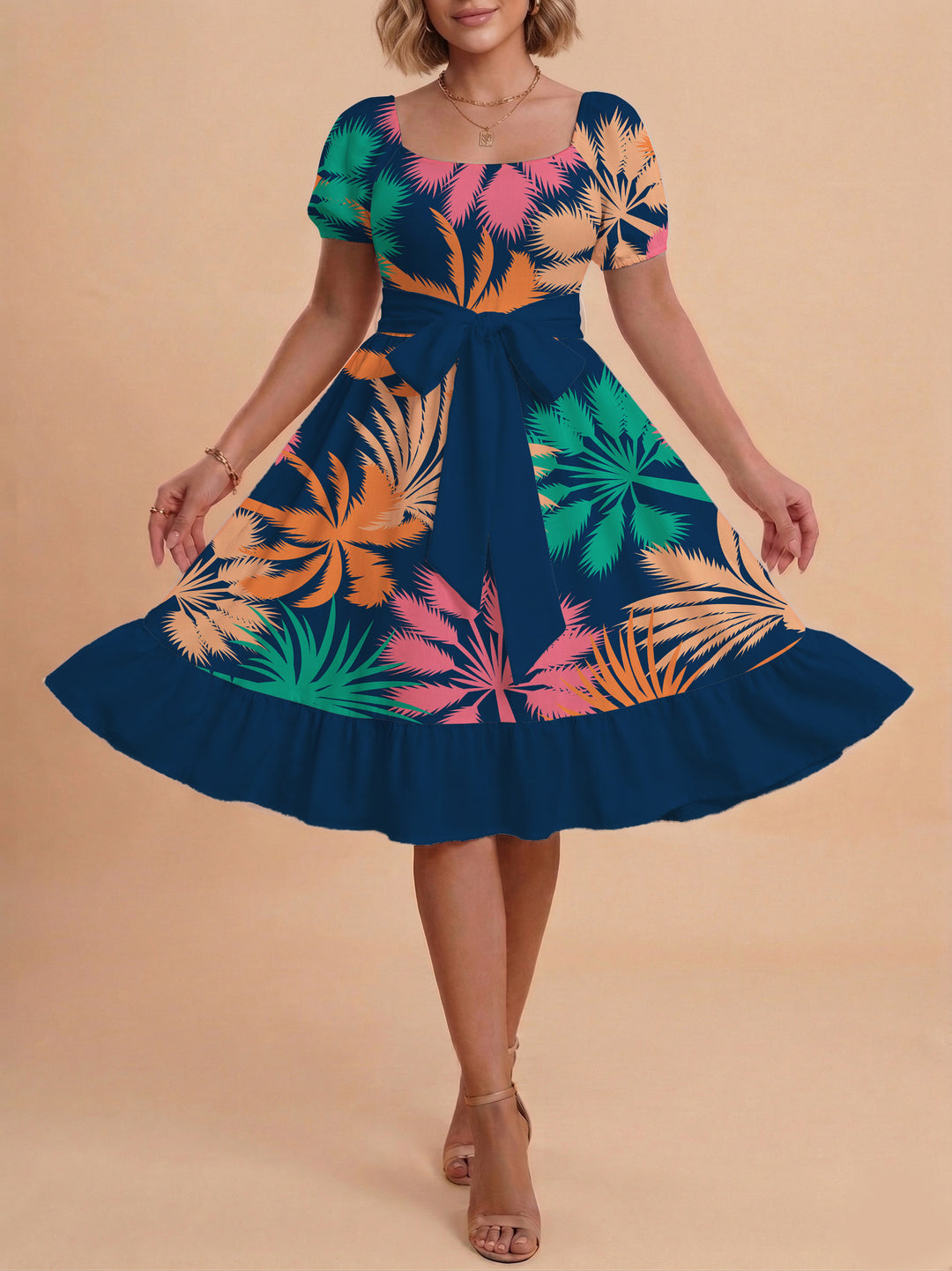 Women's dress with tailored fit and playful floral pattern Lisslune