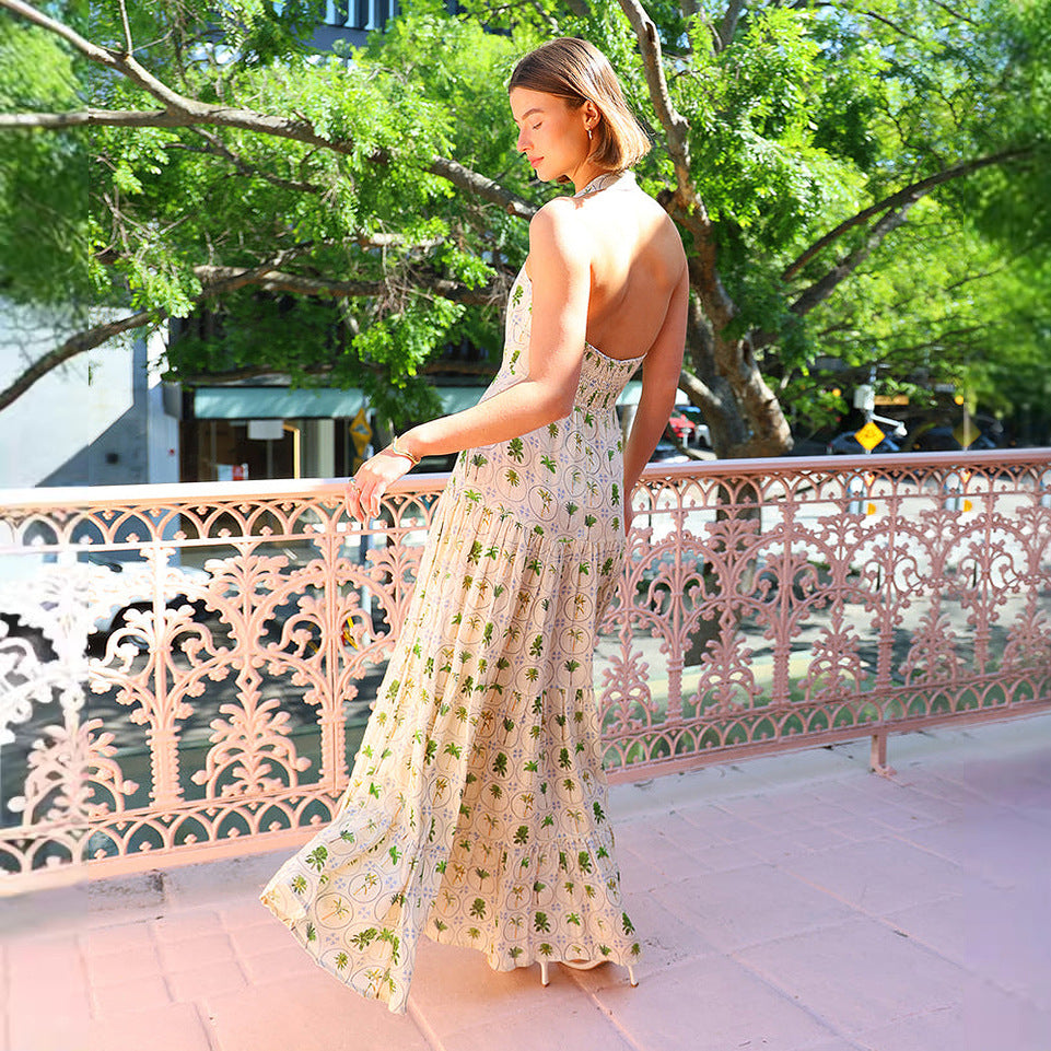 Women’s maxi dress with playful halterneck design and floral pattern mix Lisslune