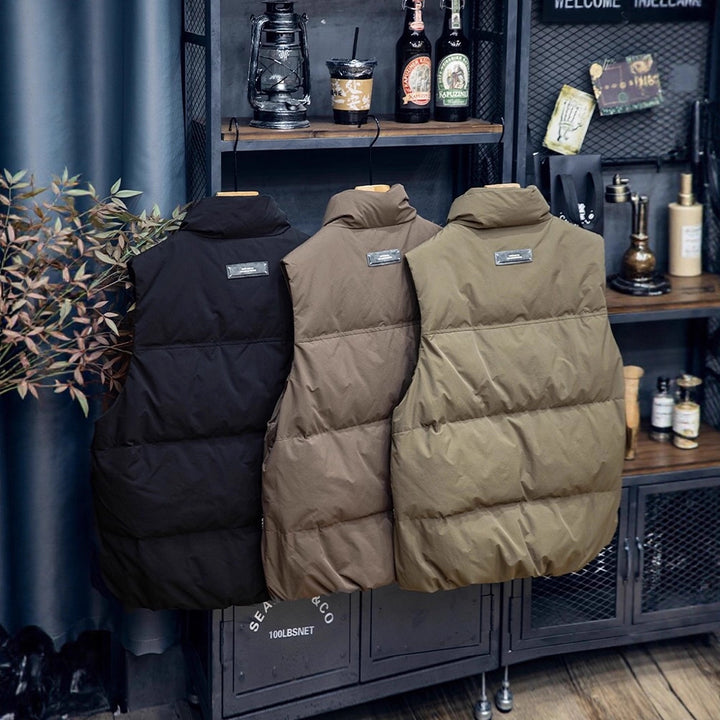 Men's Insulated Outdoor Vest with Practical Pockets and High Collar Lisslune