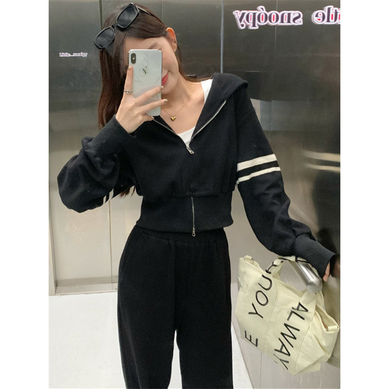Women's sporty hoodie and jogging pants set with sporty zipper and wide cut Lisslune