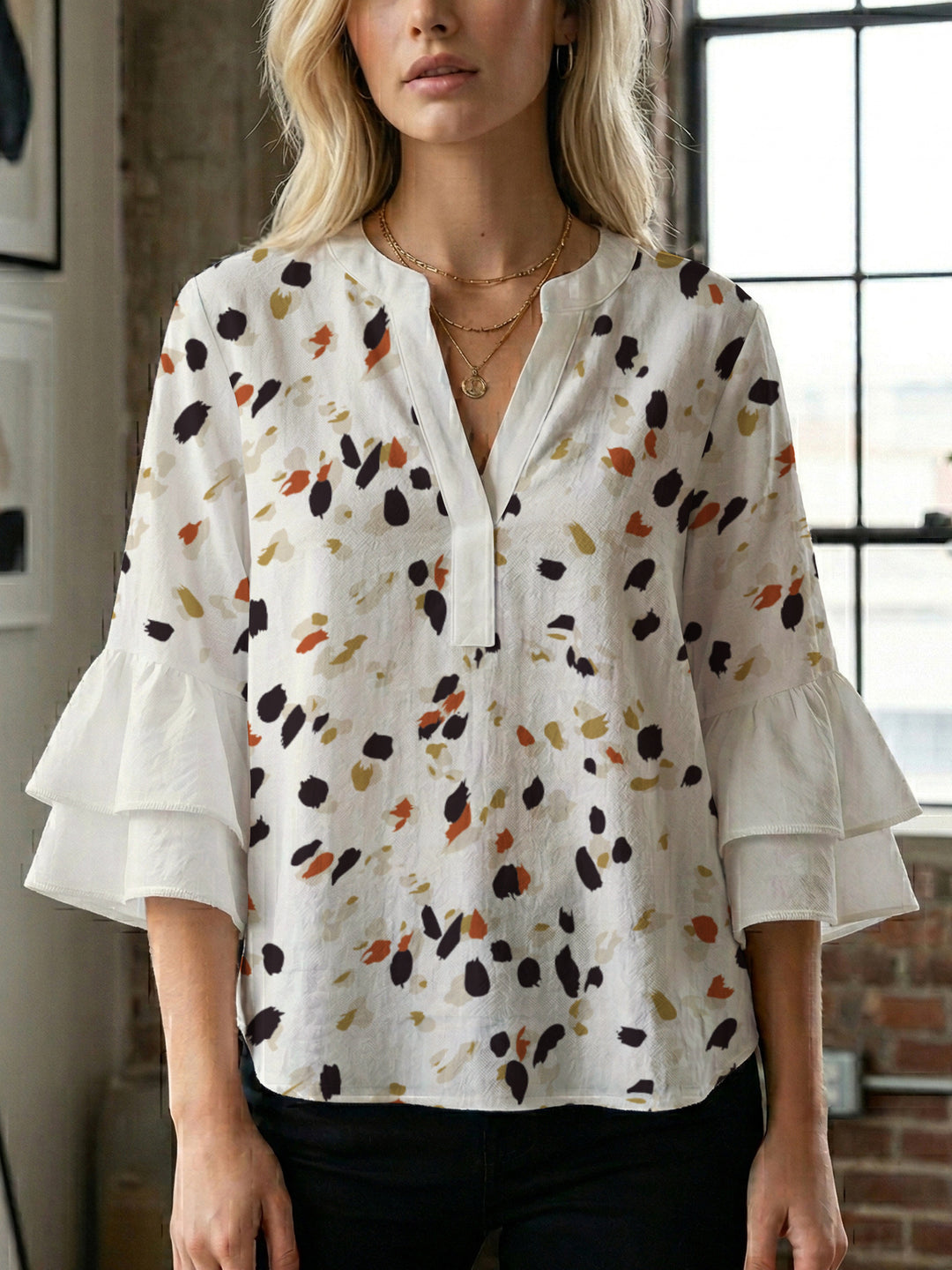 Women's blouse with voluminous ruffled sleeves and modern design Lisslune