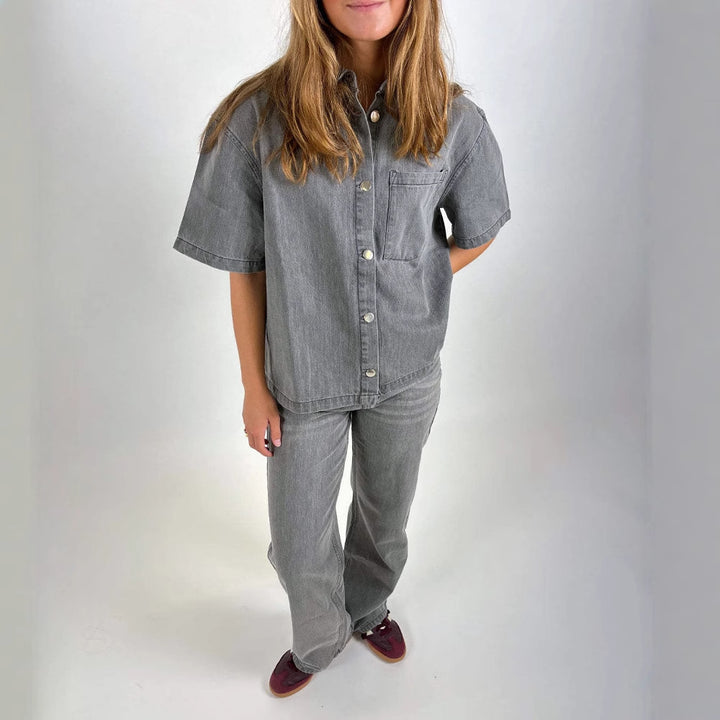 Women's denim shirt jacket in a casual oversized cut Lisslune