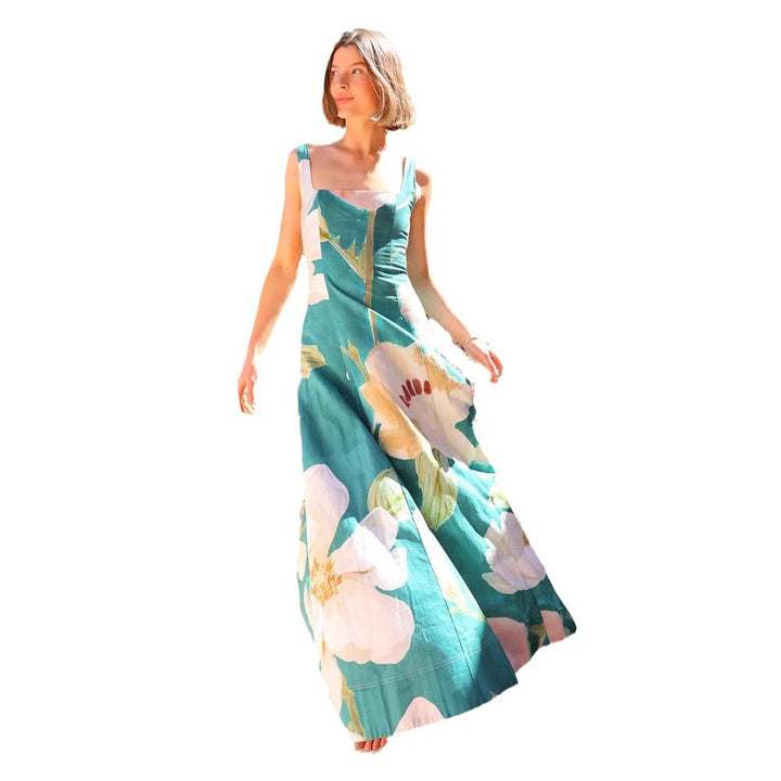 Women's maxi dress with floral patterns
