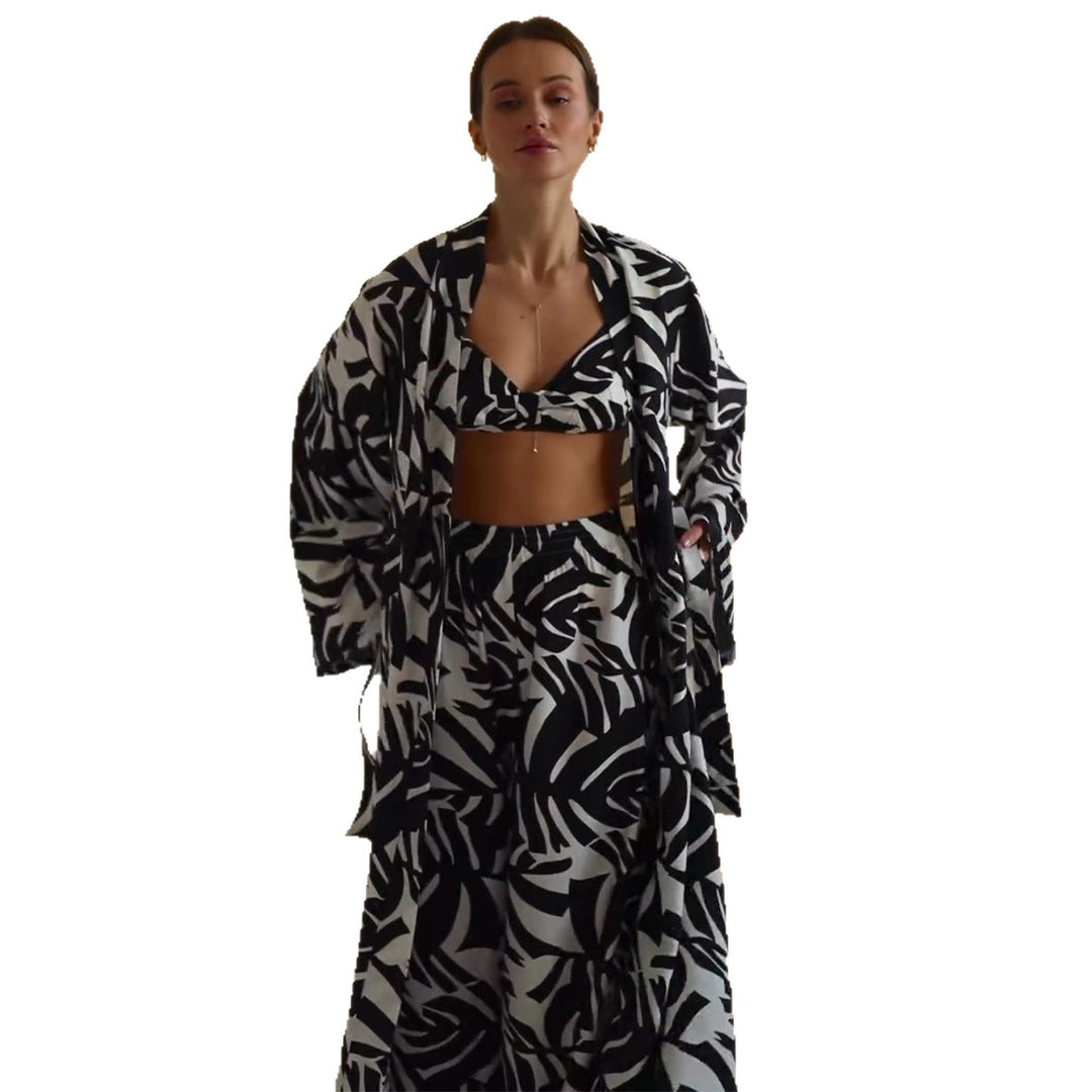 Women's beach outfit with trendy floral pattern Lisslune