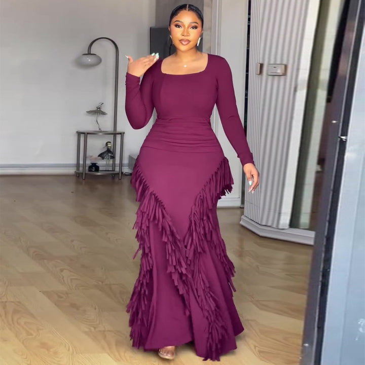 Women's Long Sleeve Maxi Dress with Voluminous Fringe and Form-Fitting Cut