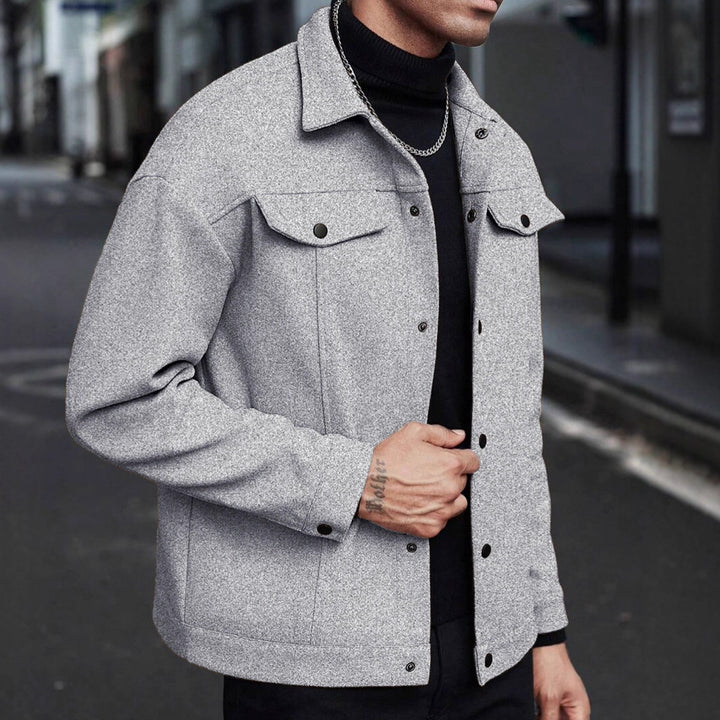 Men's fashionable overshirt jacket with practical pockets and snap button closure Lisslune