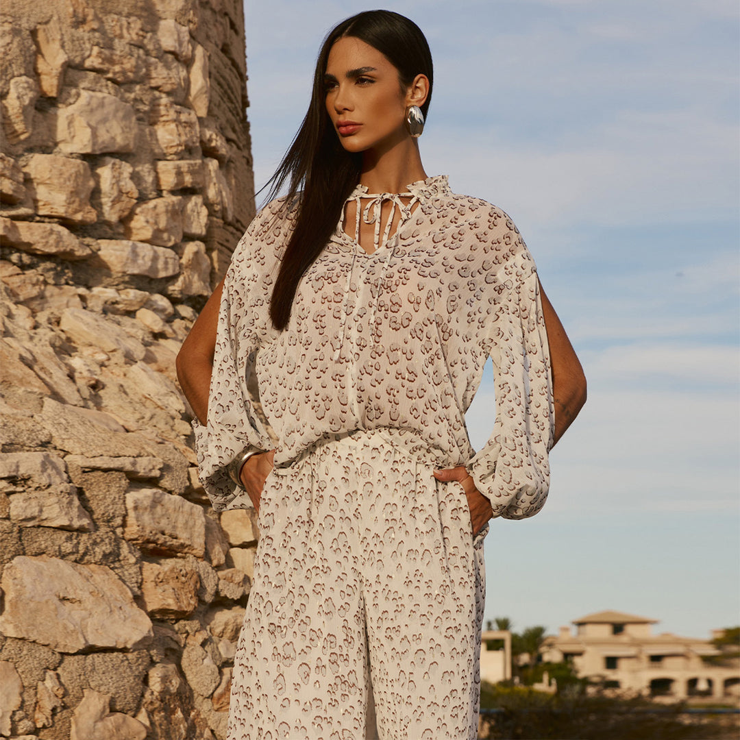 Women's pantsuit with elegant print and loose fit