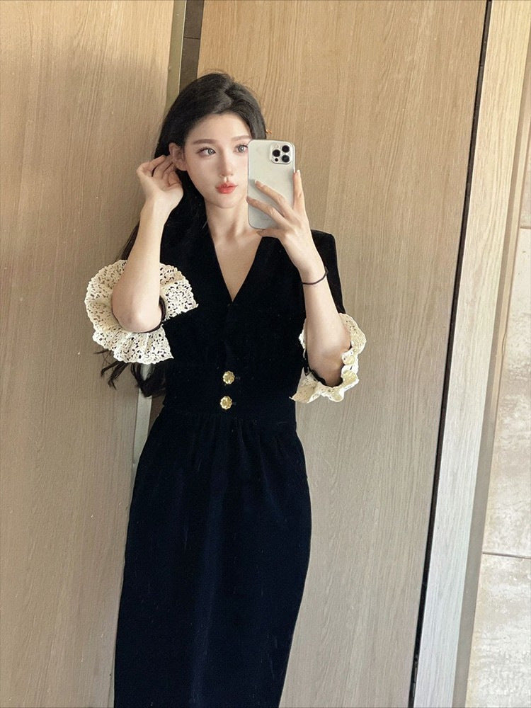 Women's elegant dress with lace sleeves and decorative buttons Lisslune