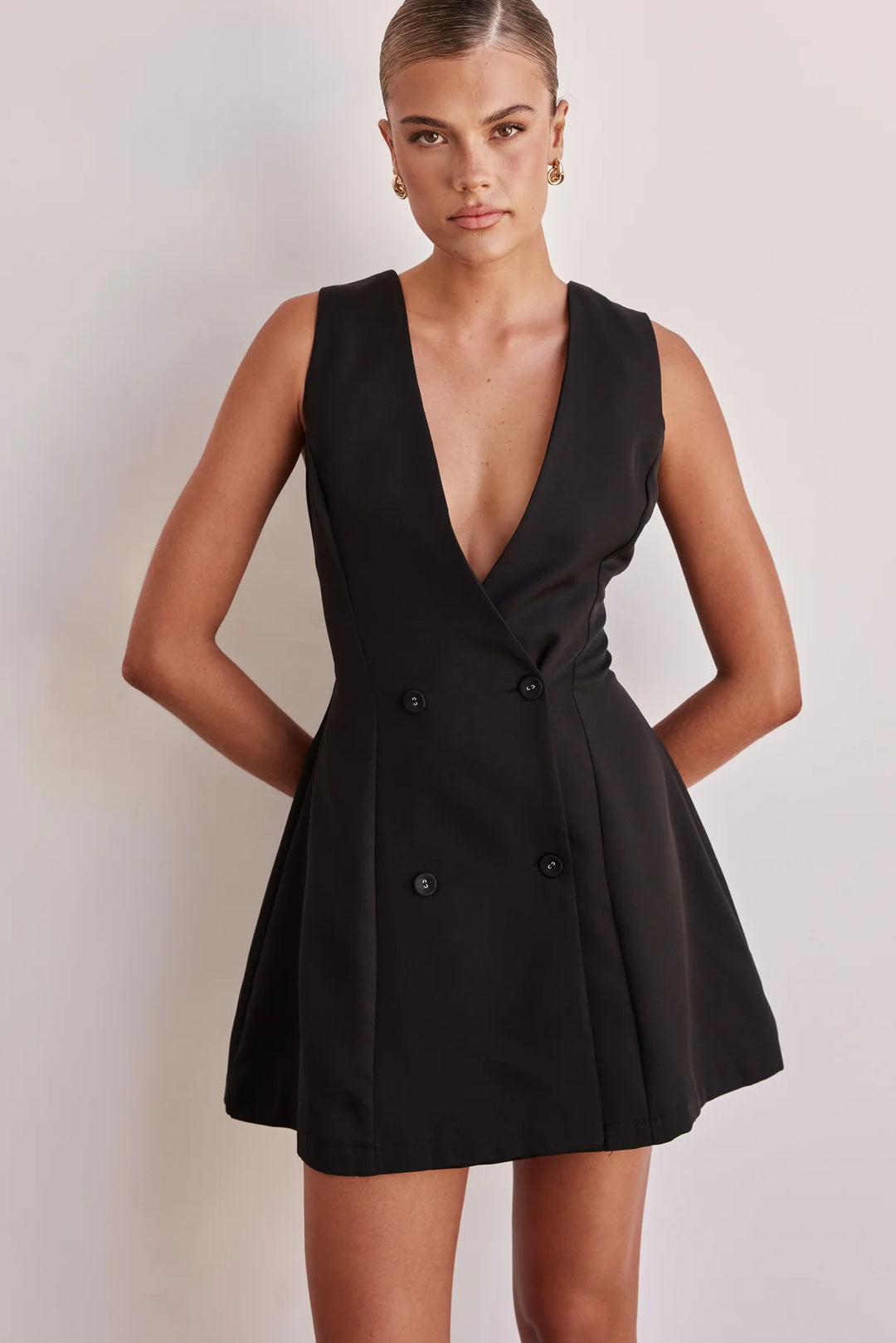 Women's reversible dress with deep V-neckline and double button placket Lune London