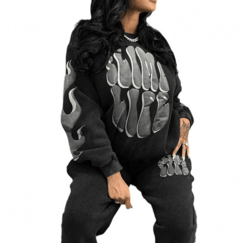 Women's tracksuit with trendy graphic design and sporty fit Lisslune