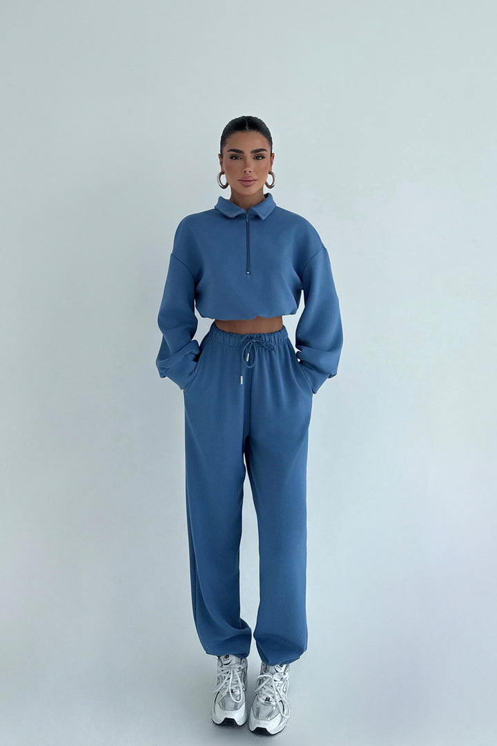 Women's sporty crop sweater and jogger set Lisslune