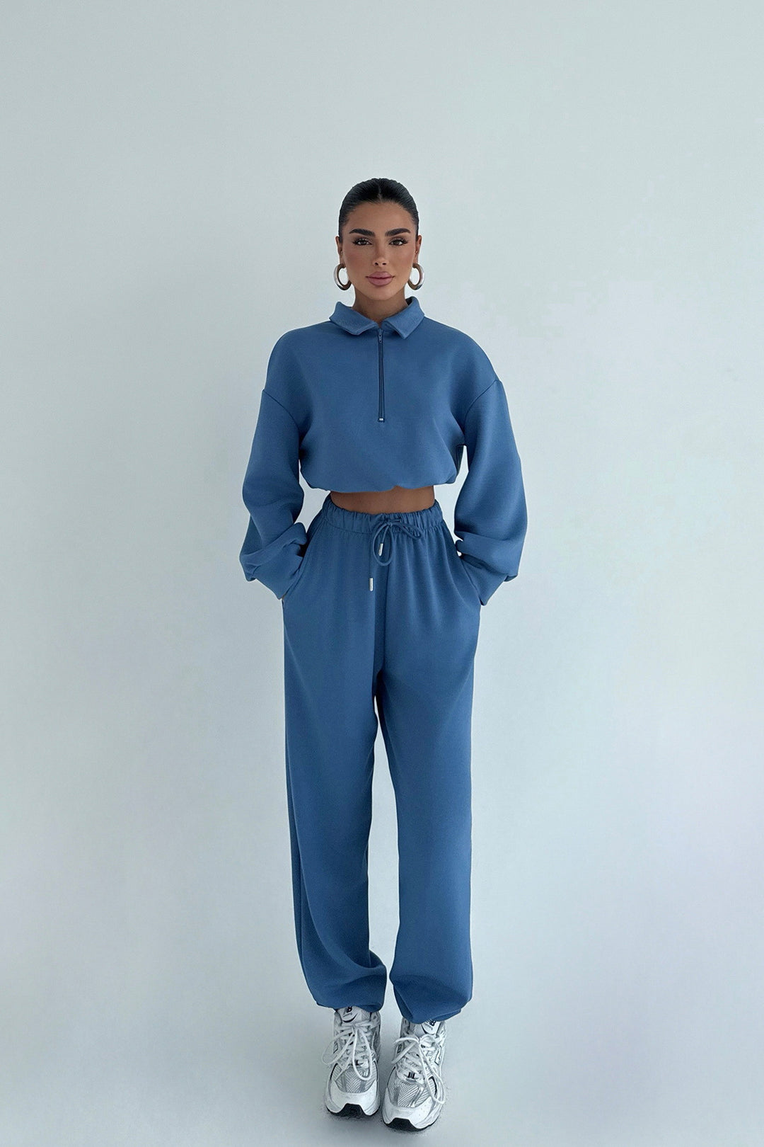 Women's sporty crop sweater and jogging pants set Lisslune