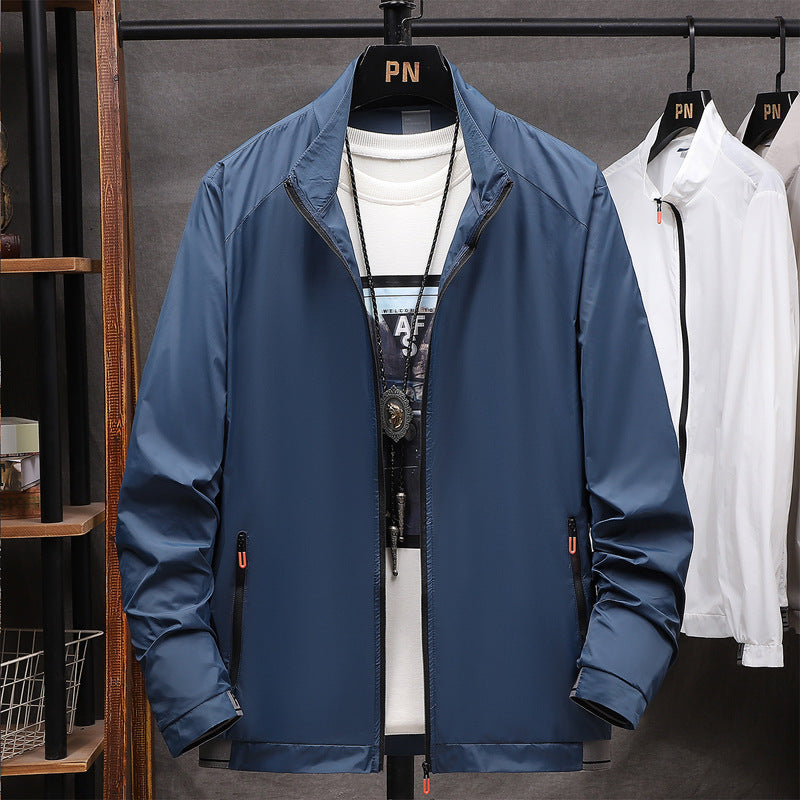 Men's lightweight water-repellent transitional jacket with practical zip pockets Lisslune