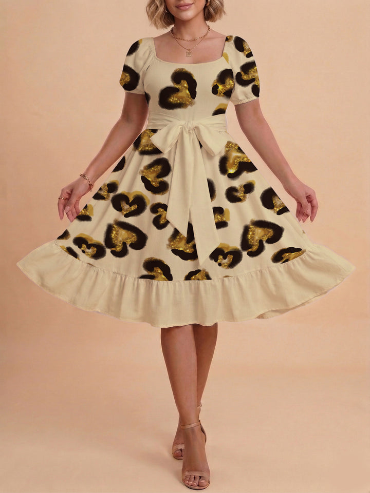 Women's dress with tailored fit and playful floral pattern Lisslune