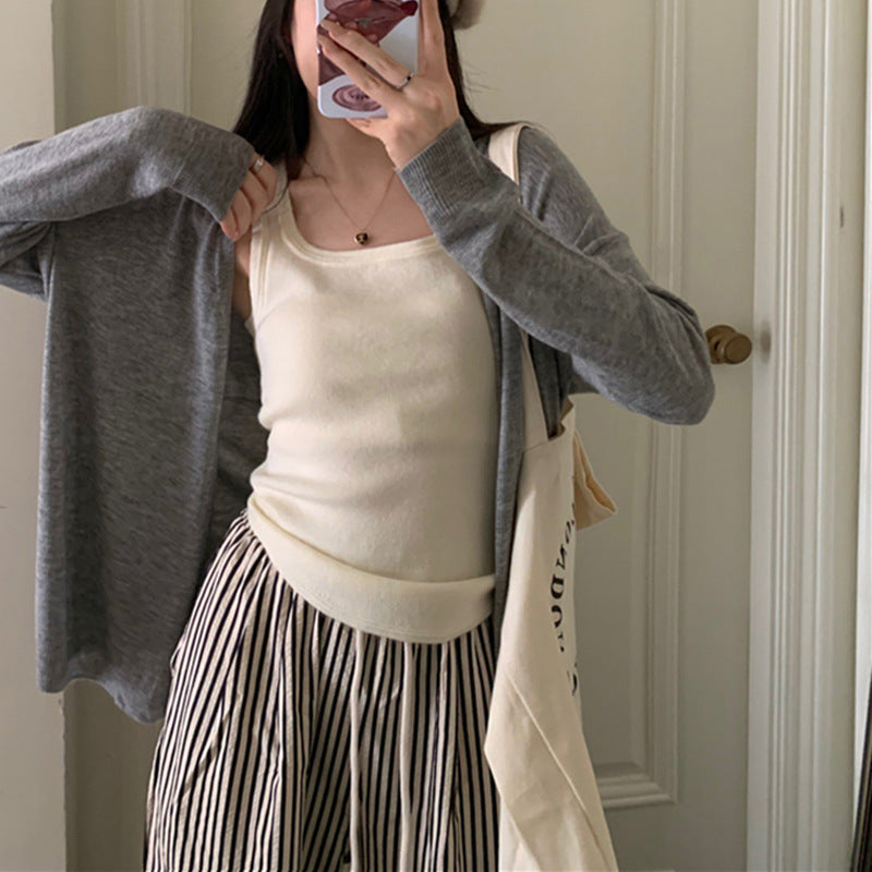 Women's casual knitted cardigan with a loose fit and fine details Lisslune
