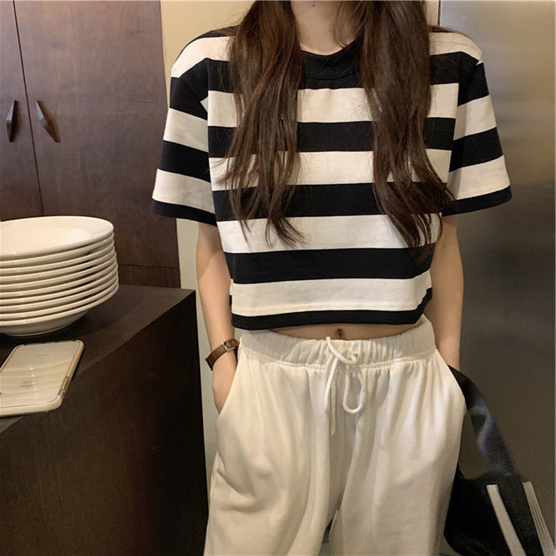 Women Cropped T-Shirt with Striped Pattern and Casual Cut Lisslune