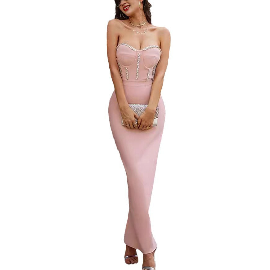 Women's Elegant and Figure-Hugging Evening Dress with Heart Neckline and Glitter Accents