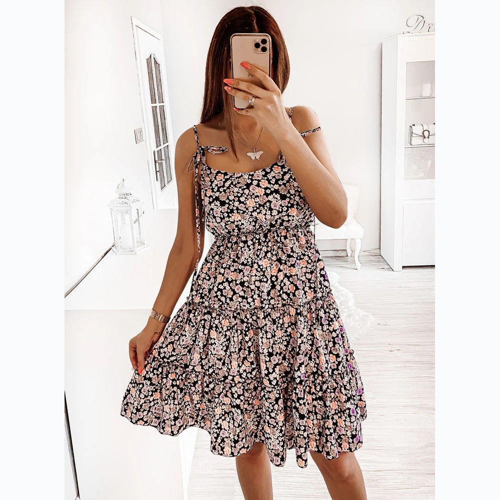 Ladies Wonderland dress with playful floral print and casual fit
