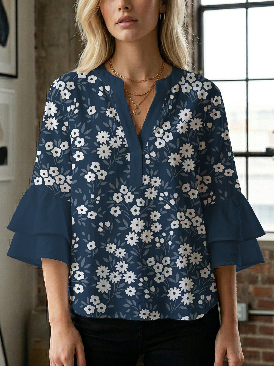 Women's blouse with voluminous sleeves and floral design Lisslune