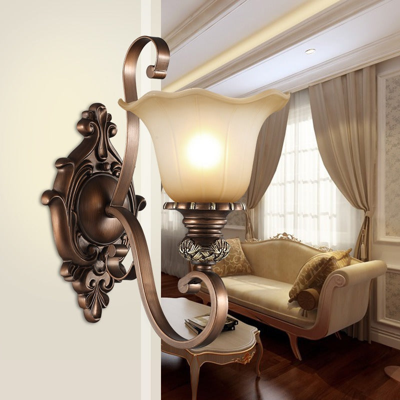 Skørter | Retro Flared Wall Light 1-Lamp Frosted Glass Wall Mounted Light with Metal Carved Arm in Rust