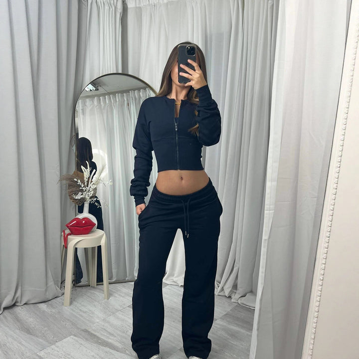 Ladies sporty two-piece set with cropped zip pullover and comfortable joggers Lisslune