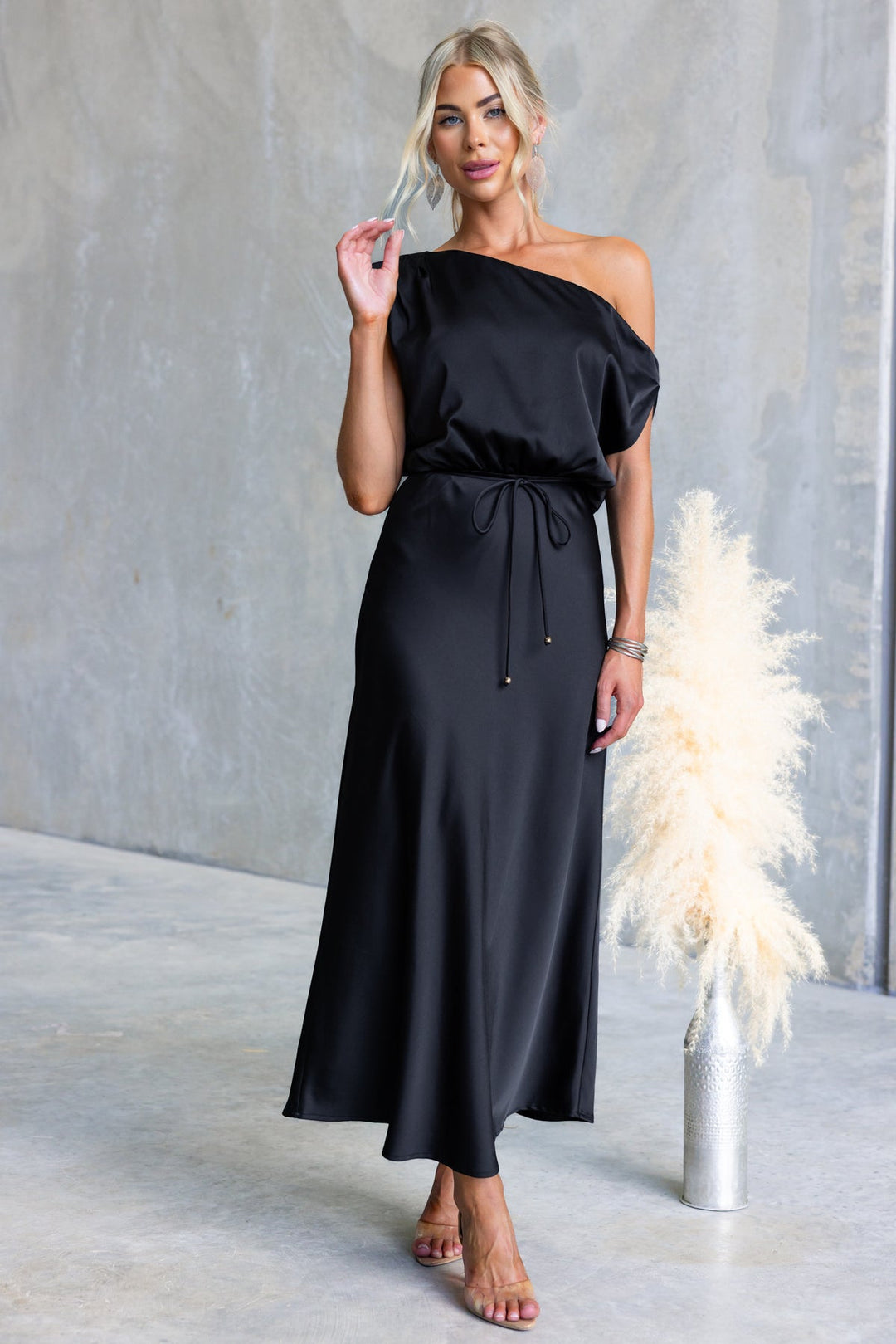 Ladies Maxi Dress with Off-Shoulder Design and Elastic Waistband Lune London