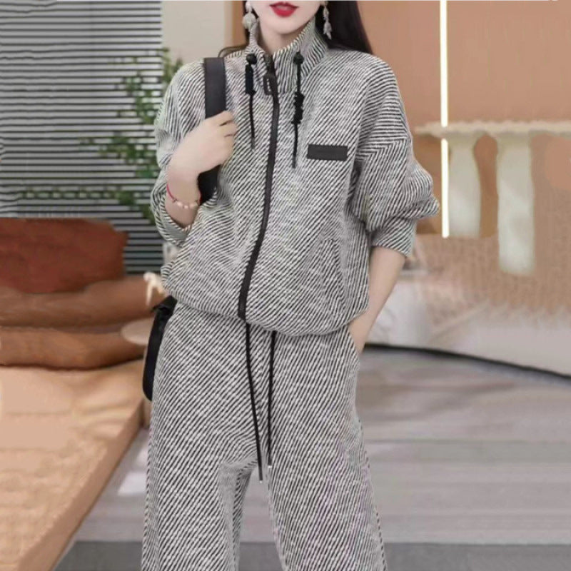 Women's cozy leisure set with practical zipper and high collar Lisslune