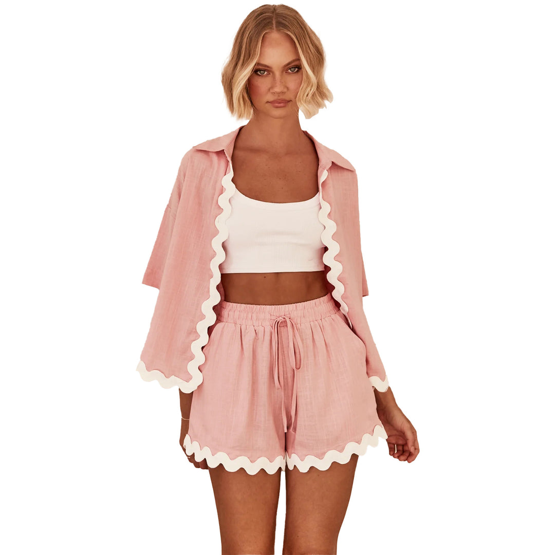 Women's leisure set with stylish short-sleeve shirt and casual shorts
