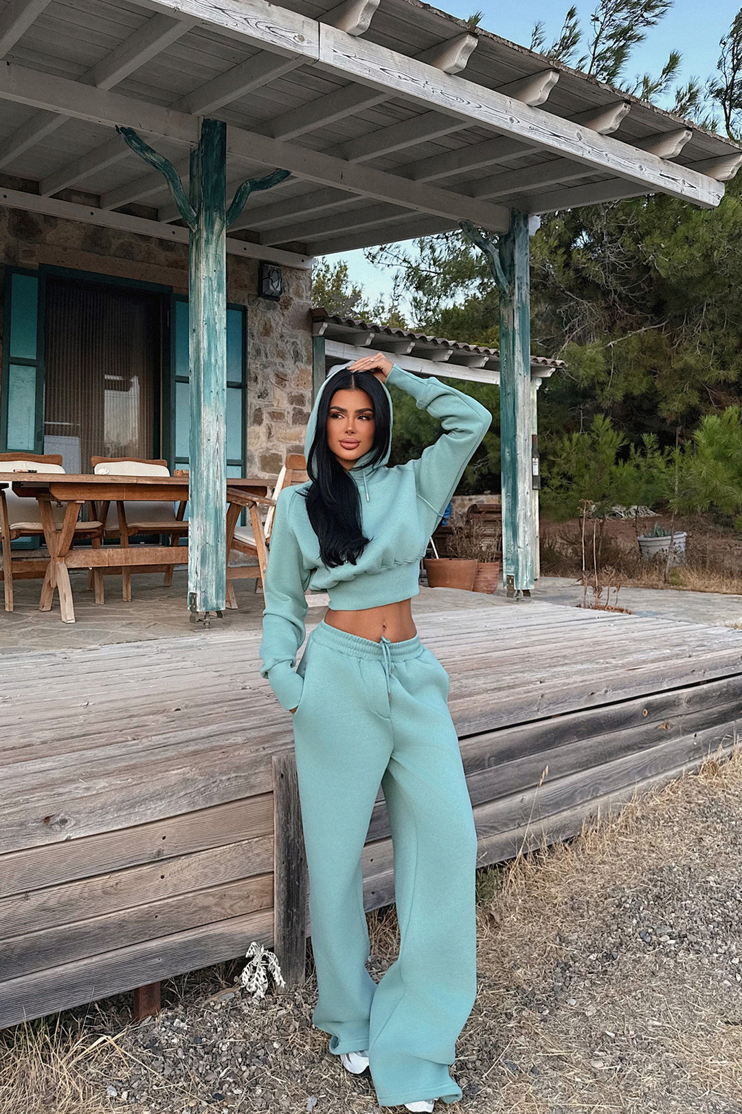 Women's stylish and comfortable cropped hoodie set with elastic waistband Lisslune