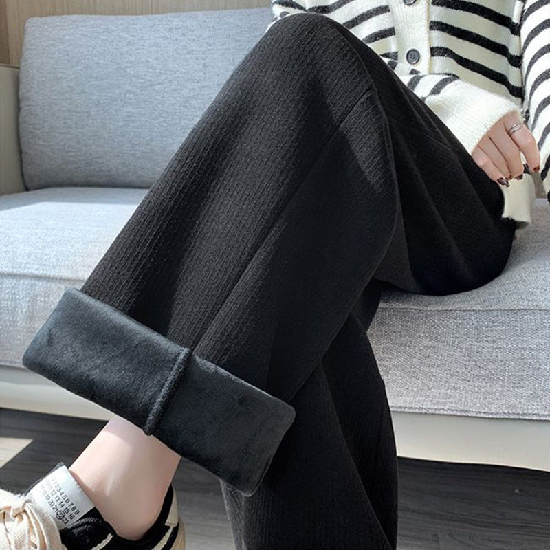 Ladies high-waisted comfort trousers with elastic waistband and soft material