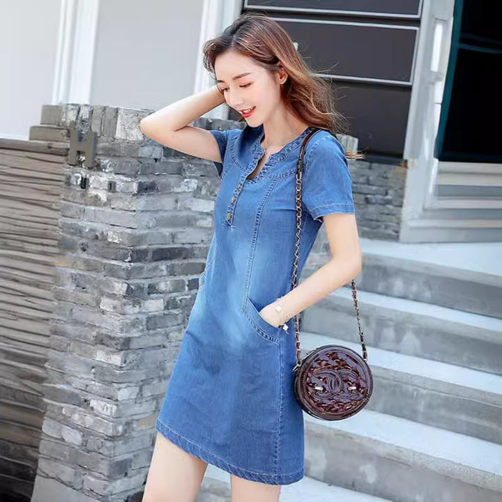 Women's denim dress in a casual cut with button details and practical pockets Lisslune