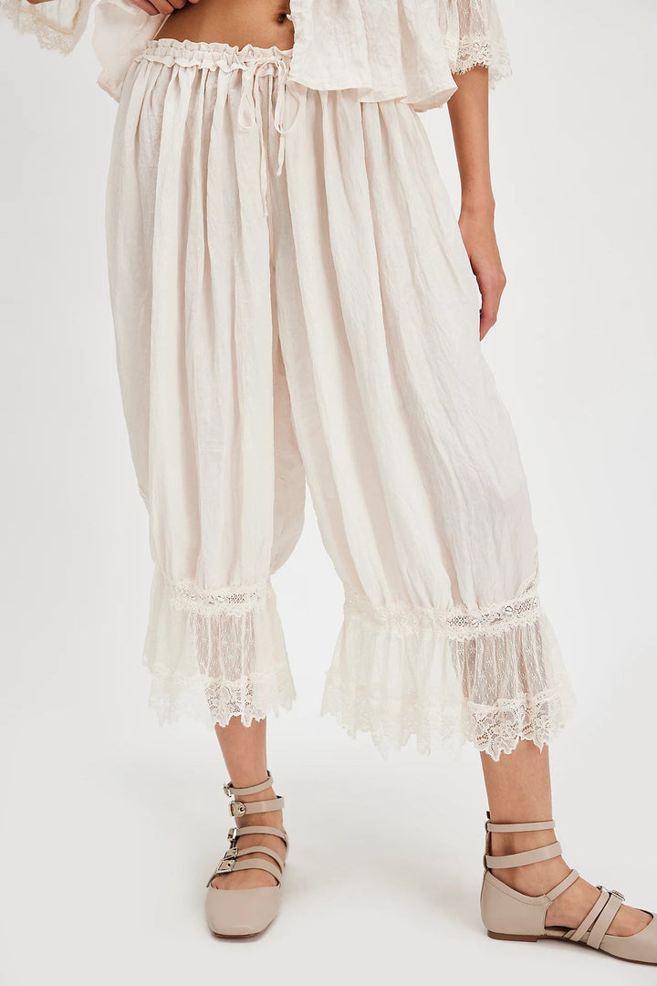 Women's Airy and Elegant Culotte with Lace Trim Lisslune