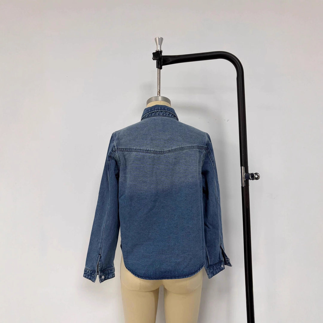 Women's casual denim blouse with patch pockets and slightly fitted cut Lisslune