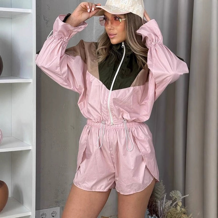 Women's stylish tracksuit with elastic waistband and trendy contrast details
