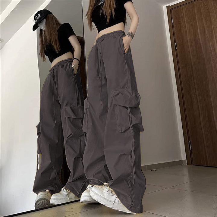 Women’s cargo pants in urban style with a loose fit and practical side pockets