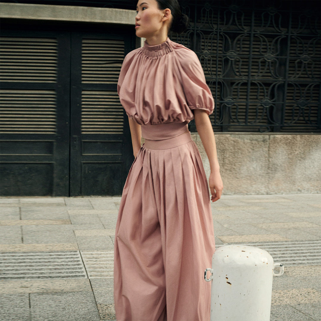 Women's crop top with voluminous puff sleeves and waist emphasis Lisslune