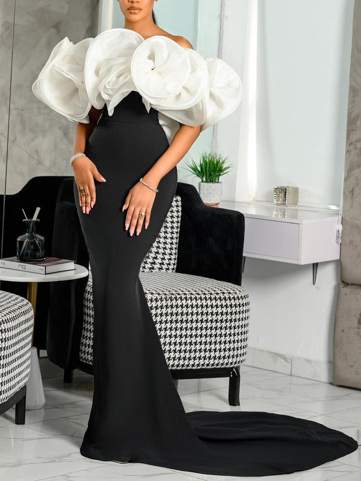 Ladies Elegant Evening Dress with Voluminous Bodice and Form-Fitting Skirt