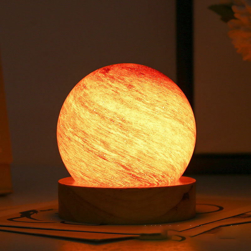 Lisslune | Enchanting Planet Lamp – A Universe of Colors and Dreams