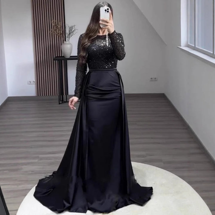 Women Elegant Evening Dress with Glitter Details and Flowing Fabric