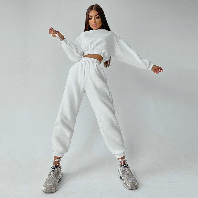 Women's sporty cropped sweat set with elastic waistband and practical pockets Lisslune