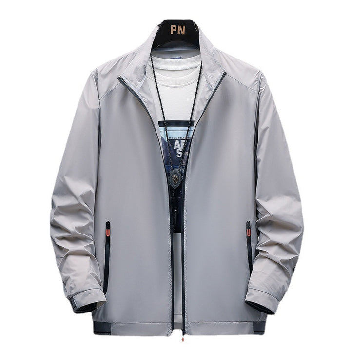 Men's lightweight water-repellent transitional jacket with practical zip pockets Lisslune