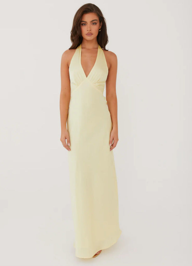 Women Elegant Sleeveless Wedding Dress with Waistband and Flowing Fabric