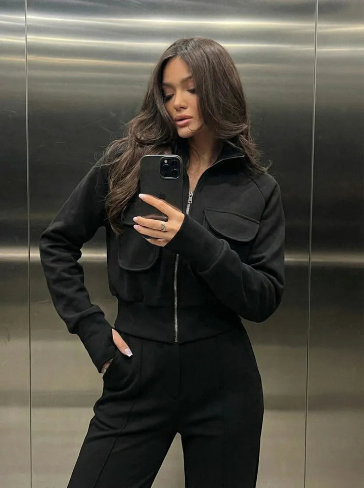 Women's sporty two-piece set with practical zipper and patch pockets Lisslune